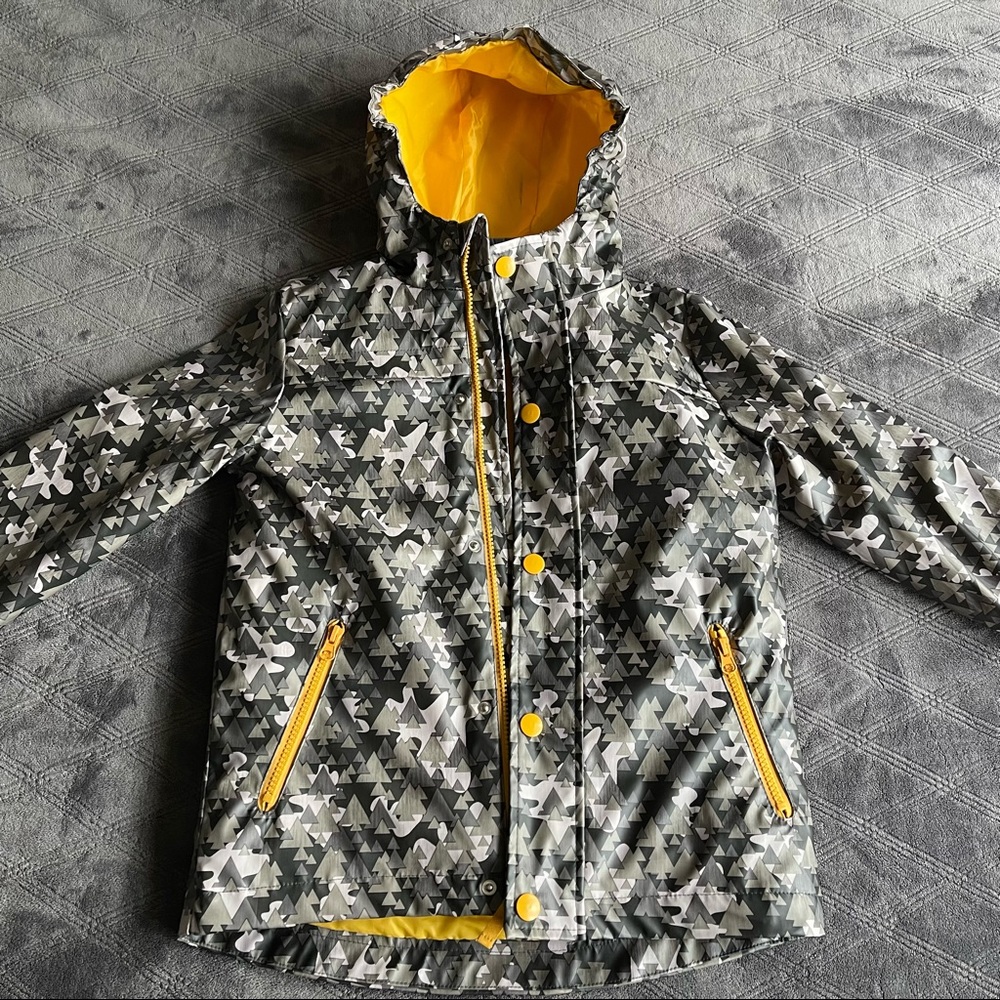 Small Boys rain jacket 6/7 Cat & Jack